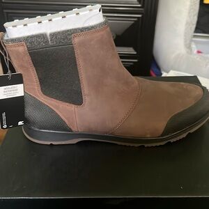 New Sorel waterproof Chelsea Boot size men’s 13 Nee